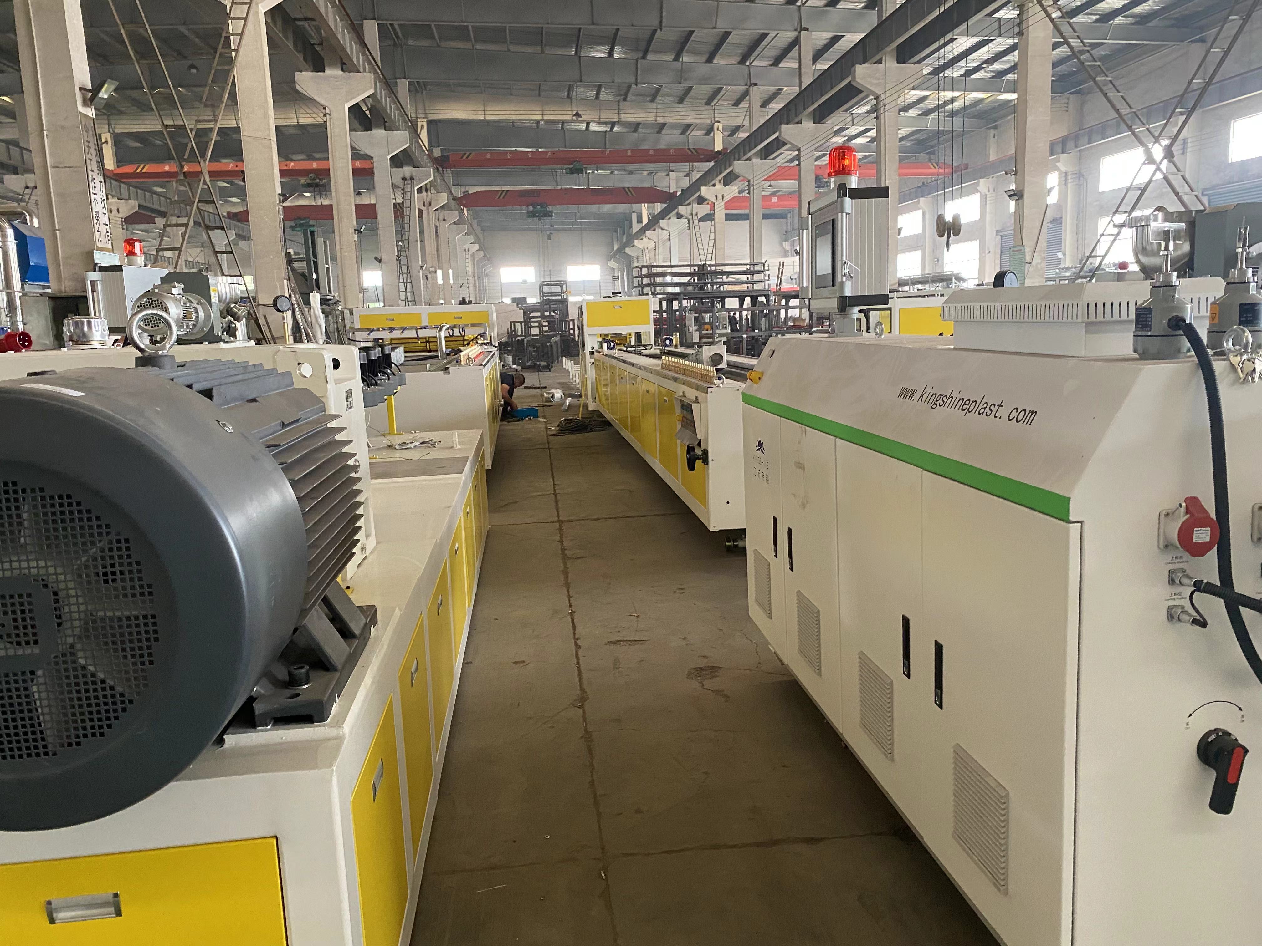 Compoziția echipamentului auxiliar al liniei de producție a extruderului